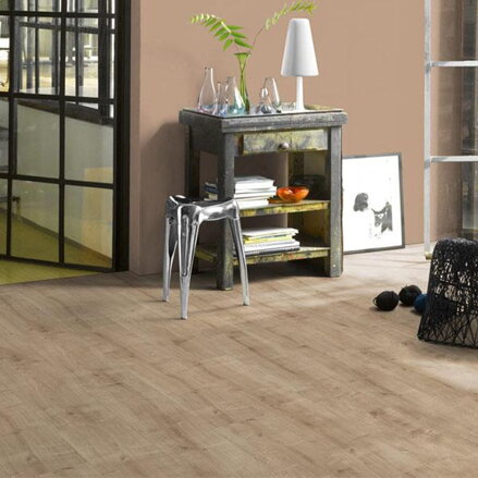 Parador Basic 400 Dub brúsený 1426542 8 mm AC4/32 M4V Jemne matná štruktúra 1-lamela